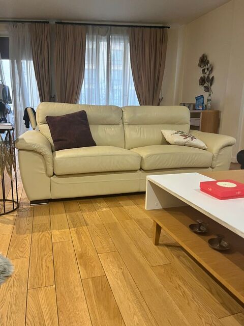 Canap beige/crme 2 places 100 Paris 16 (75)