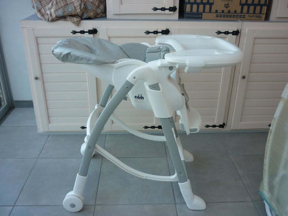 chaise haute pour b&eacute;b&eacute;s ou petits enfants
Mobilier enfants