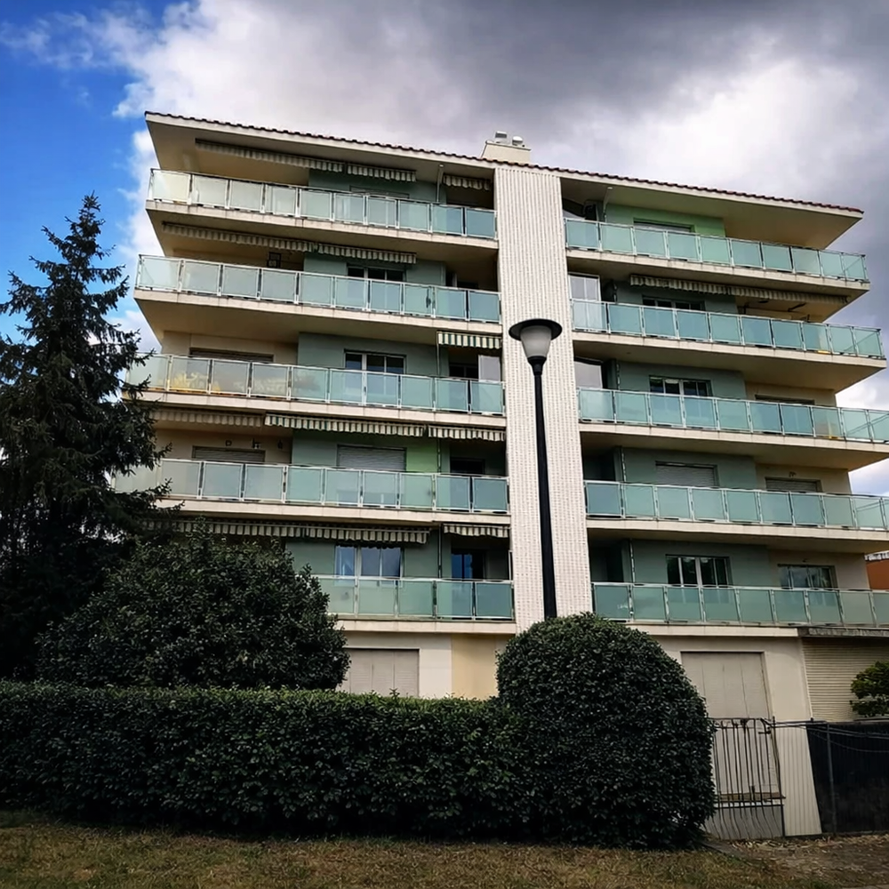 Location Autre CAVE PROCHE MAIRIE ANNEXE DANS IMMEUBLE DE STANDING. Aubenas