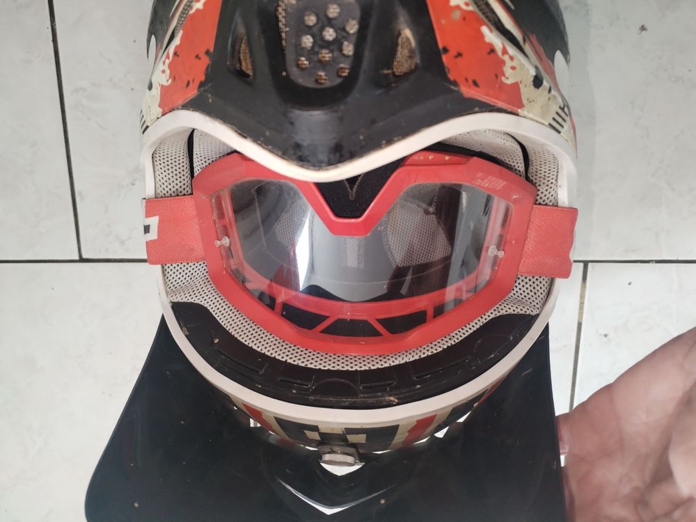 Casque de moto cross vtt + lunettes Vêtements