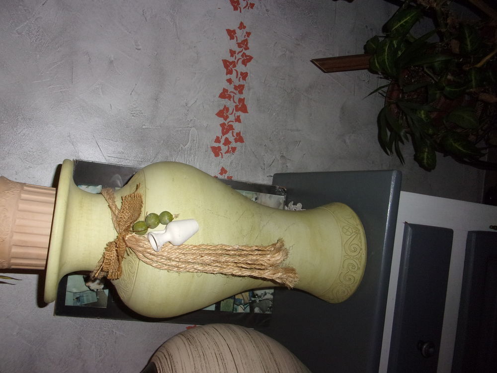grande amphore de 50 cm et 21 de diam&egrave;tre vert anis Décoration