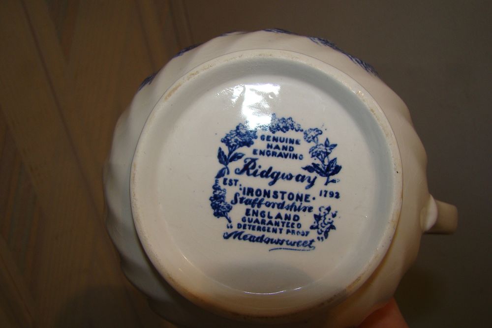 Ancien pot &agrave; lait Cr&eacute;mier en fa&iuml;ence anglaise RIDGWAY Cuisine