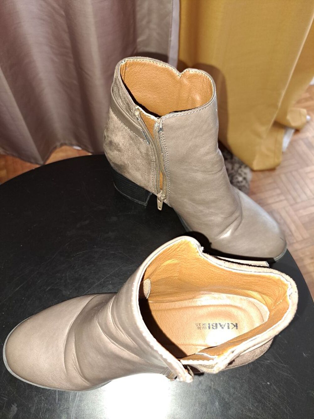 Bottine en cuir gris avec fermeture &eacute;clair et bride Chaussures