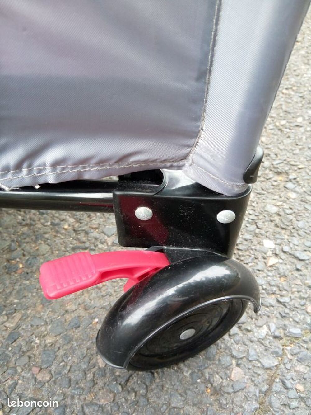 lit parapluie Infantastic : 2 niveaux, table &agrave; langer Puériculture