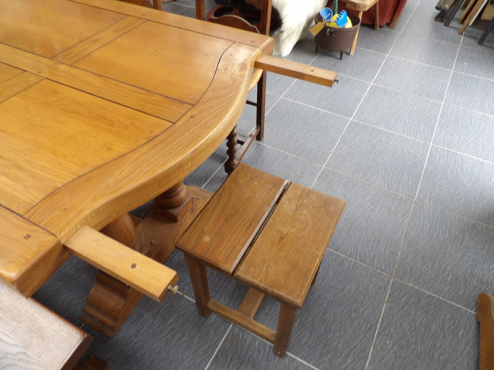 TABLE MONASTERE en CHENE MASSIF de 212 x 95 cm H 77 cm Meubles
