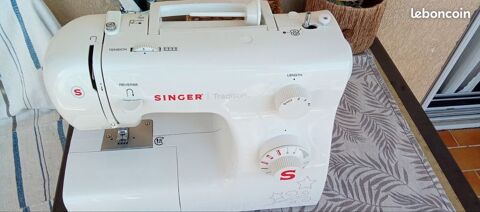 Machine à coudre Singer 130 Nice (06)