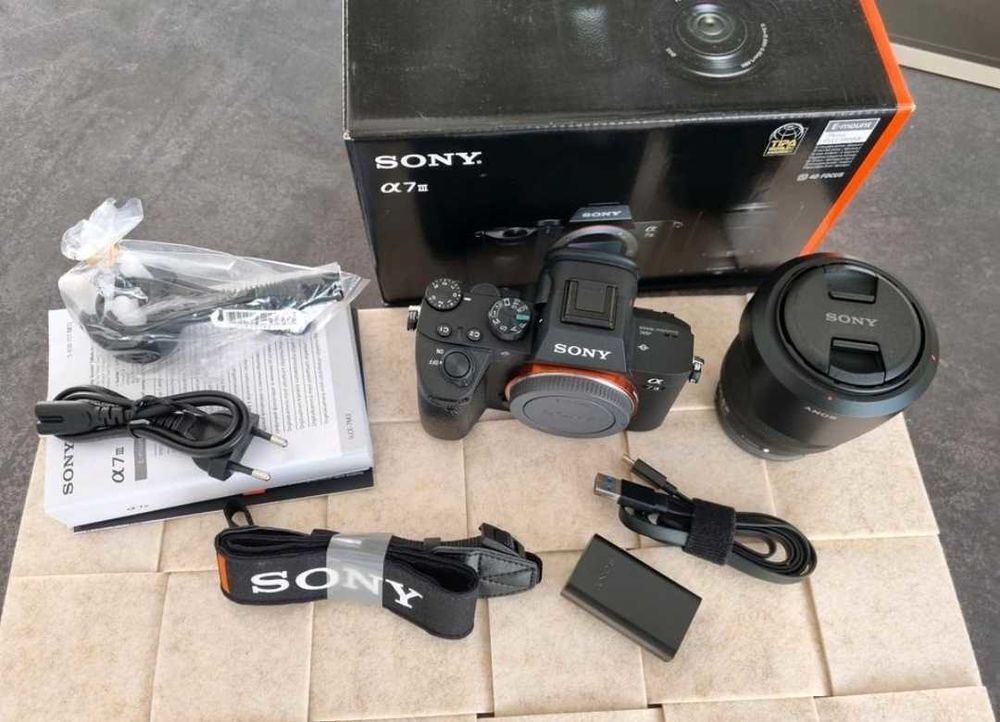 Sony A7 III avec Objektiv Sony 28-70mm F3,5-5,6 oss Photos/Video/TV