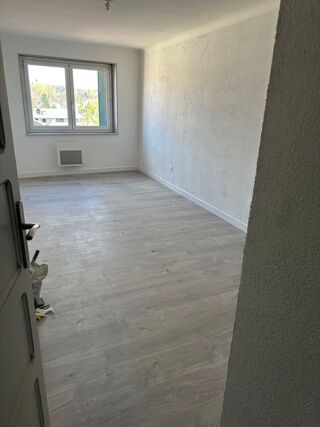  Appartement � louer 3 pi�ces 84 m�