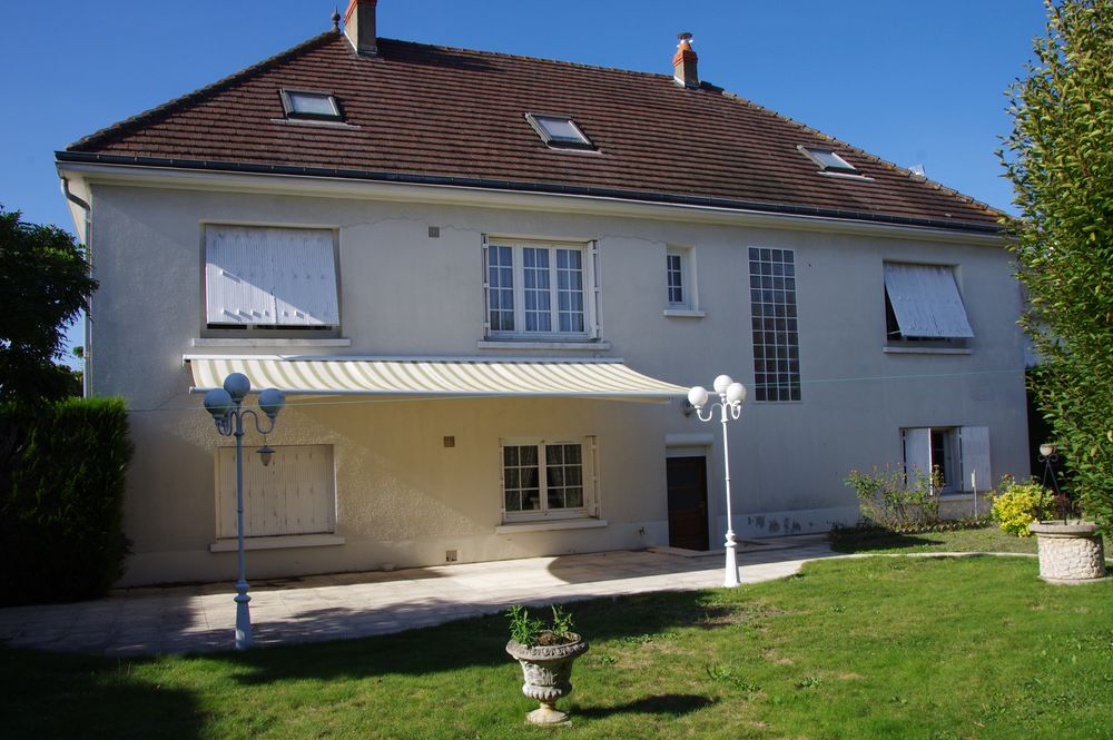 Vente Maison grande maison sur terrain de  849 m2 proche tous commerces Saint-sulpice-de-pommeray
