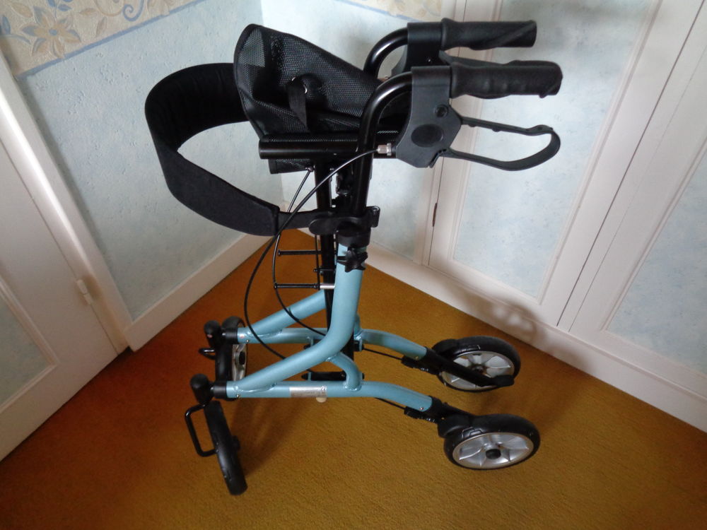 rollator ou d&eacute;ambulateur &agrave; 4 roues pliable Bricolage