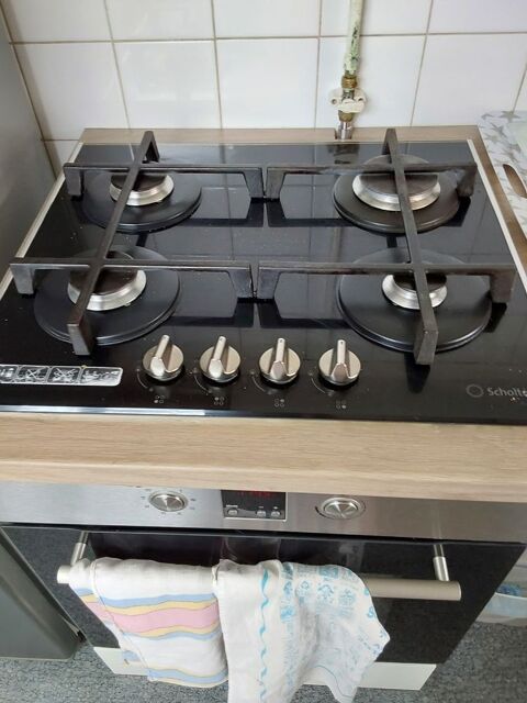 Plaque gaz date depuis 3 ans peu utilis� 100 Saint-Maurice (94)