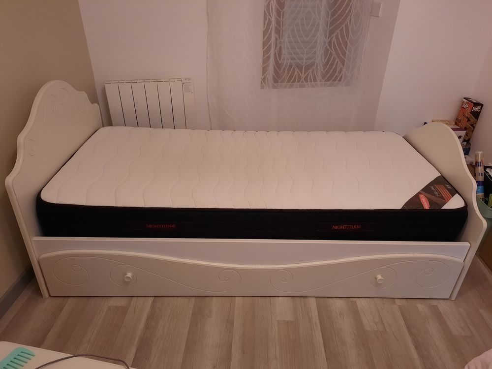 Lit 90&times;190cm+ armoire + table de chevet Mobilier enfants