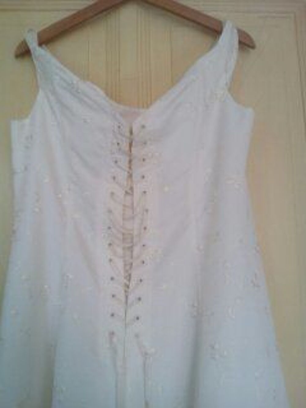 Robe de mari&eacute;e et de soir&eacute;e
Vêtements