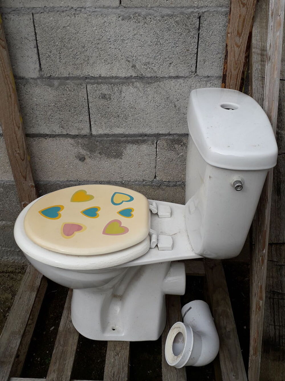 Cuvette WC (sans r&eacute;servoir cass&eacute;) Bricolage