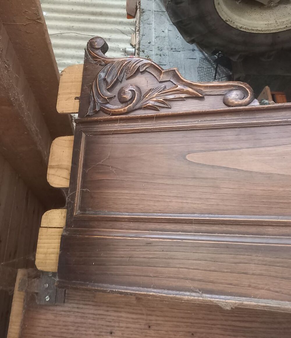 Av deux lits dits "de coin" Meubles