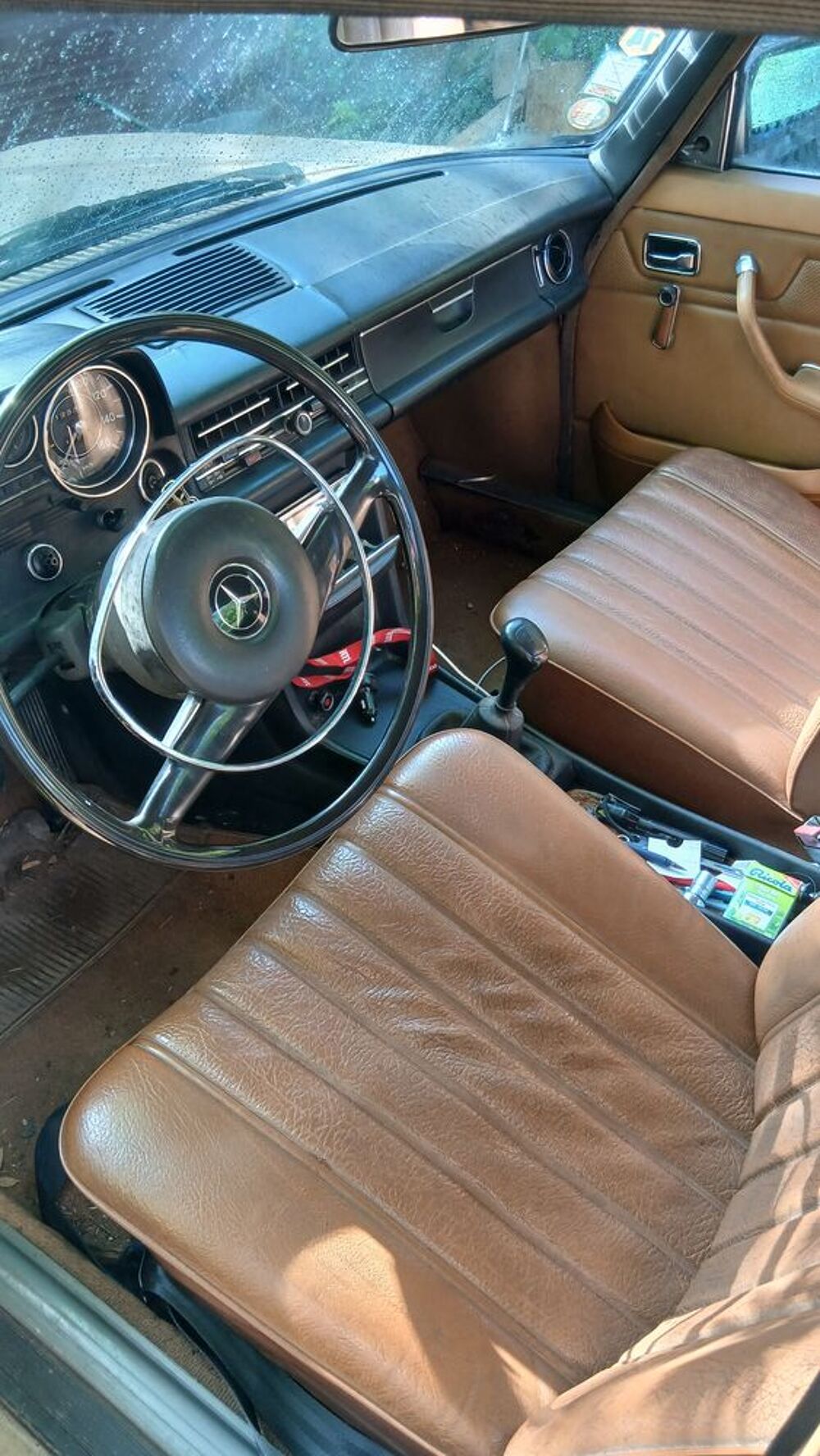 200 d 1974 occasion 10160 Maraye-en-Othe