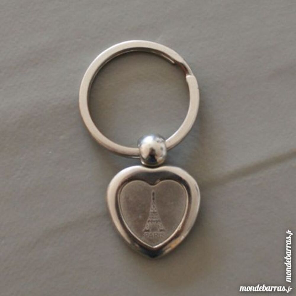 Porte-cl&eacute;s argent&eacute; coeur ''Tour Eiffel'' Maroquinerie