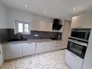  Appartement à louer 5 pièces 140 m²