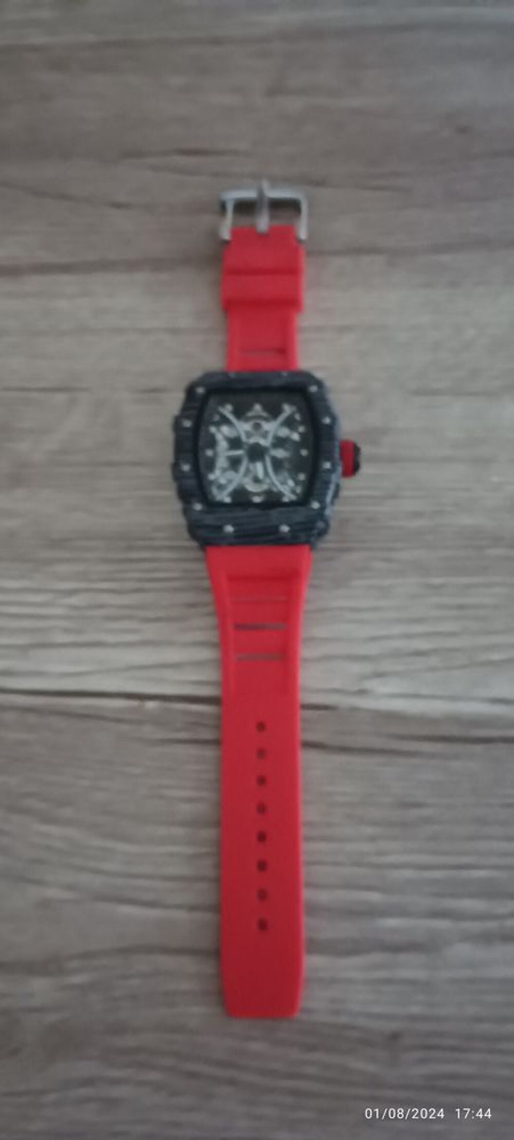 Montre sport rouge et noire quartz Bijoux et montres
