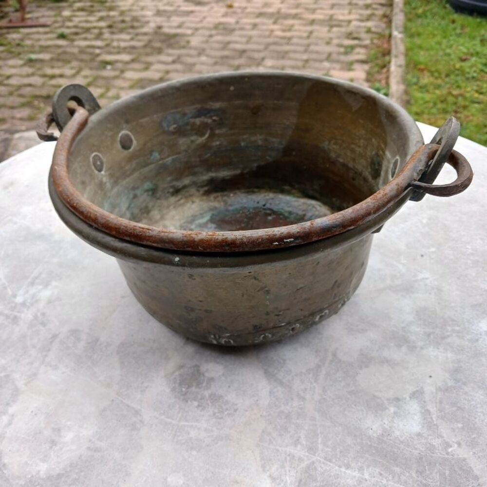 chaudron ancien en cuivre &eacute;pais 