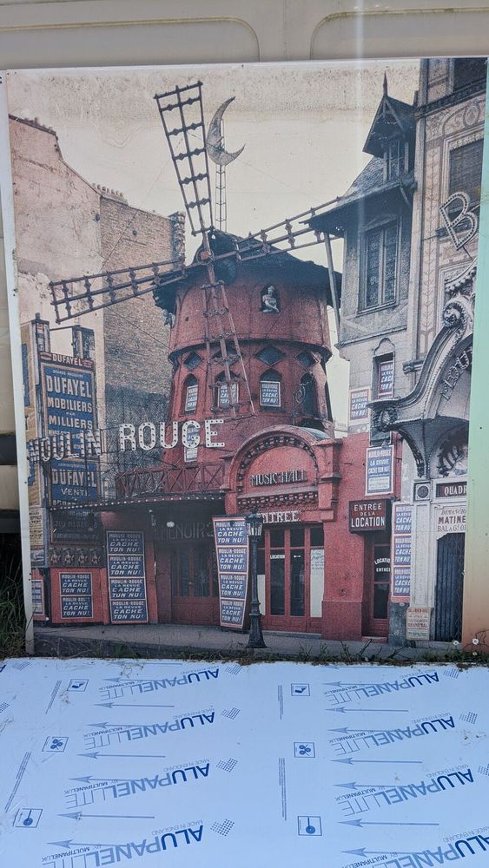 Panneau d&eacute;coratif ' le moulin Rouge'
Décoration
