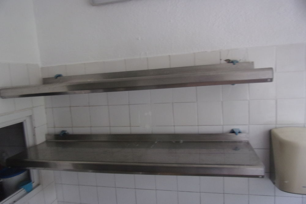ETAGERE EN INOX POUR CUISINE PRO
Cuisine