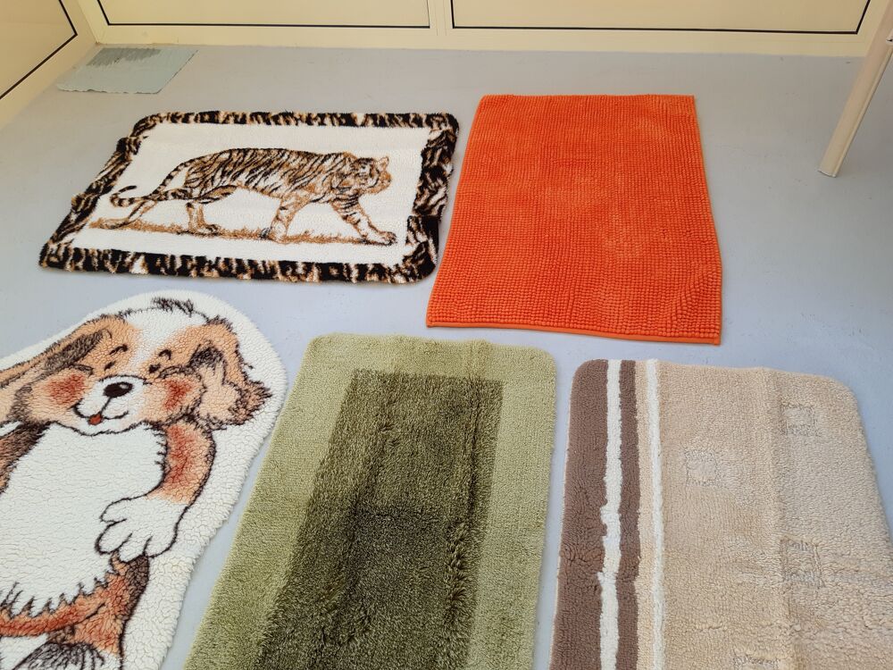 Lot Divers Tapis de Diff&eacute;rentes Tailles. Décoration