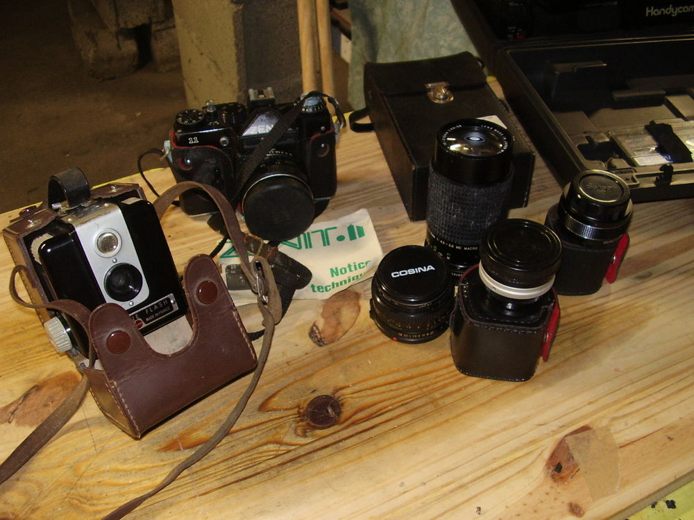 Lot de 2 cam&eacute;ra sup + 2 app photo +accessoires divers Photos/Video/TV