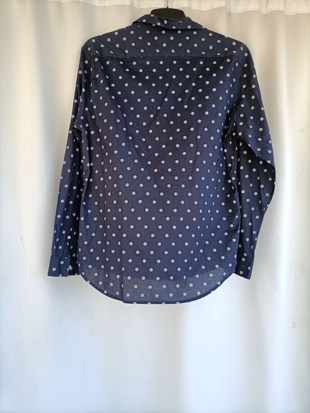 Chemise H&amp;M &agrave; pois bleu marine, Regular Fit, neuve, taille M Vêtements