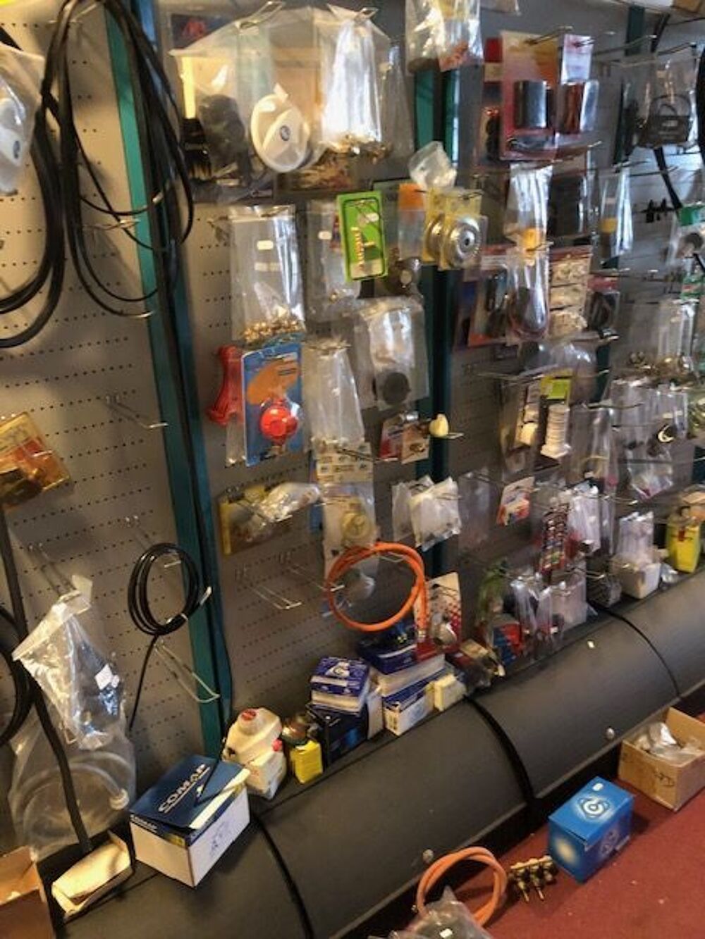  Destockage de pi&egrave;ces auto et camping car Bricolage