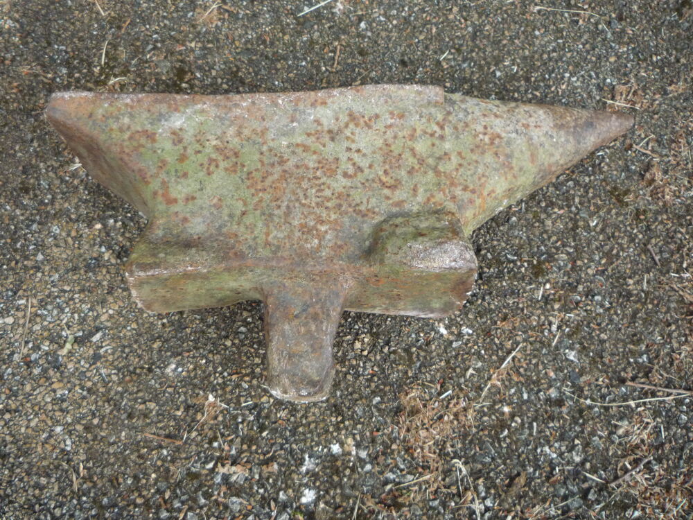 Enclume de mar&eacute;chal ferrant tr&egrave;s ancienne
