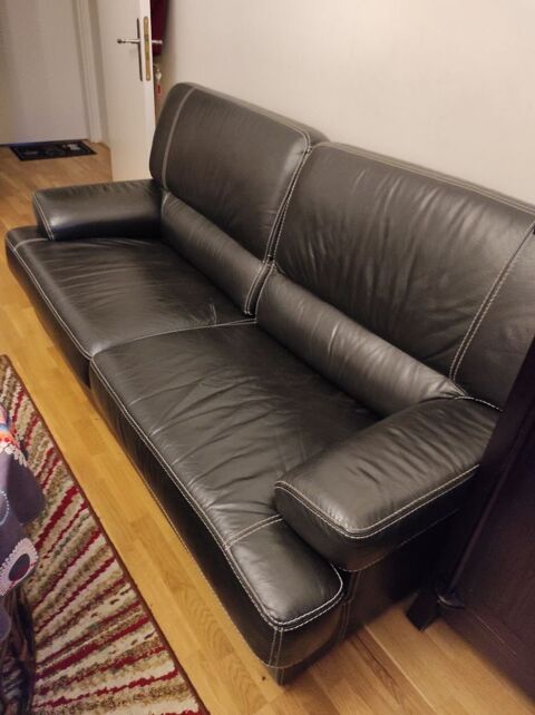 2 canap�s en cuire ( 5places ) 500 Paris 20 (75)