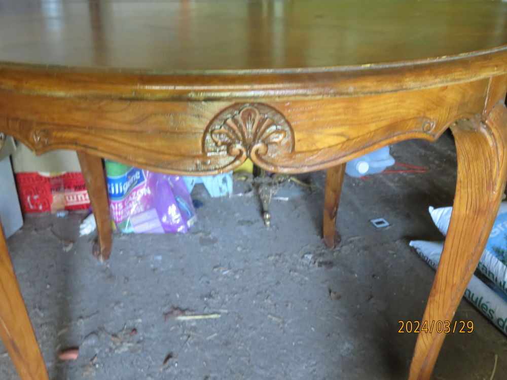 table en noyer et 2 rallonges + 6 chaises Meubles