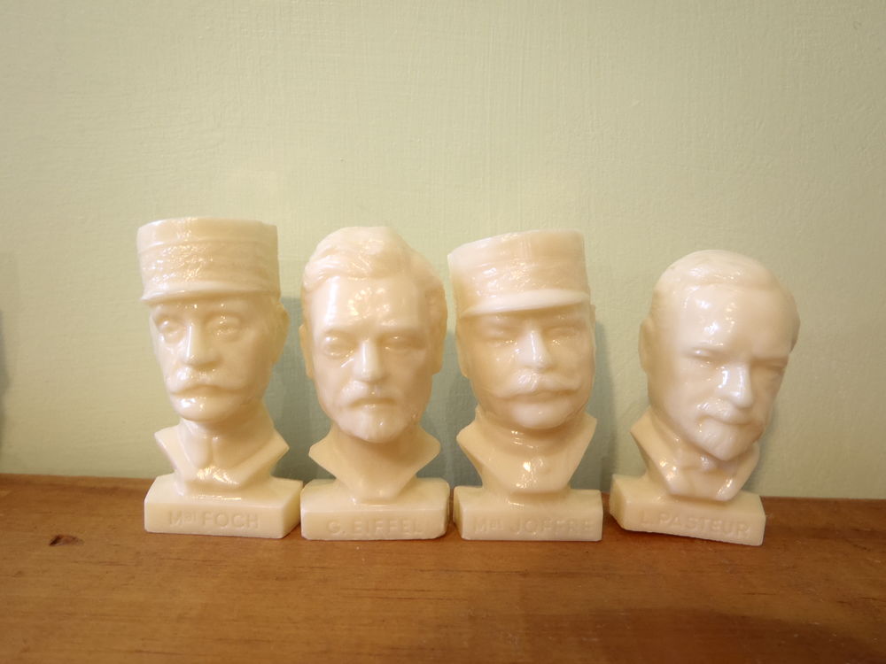 Figurines publicitaires TOTAL : s&eacute;rie compl&egrave;te 