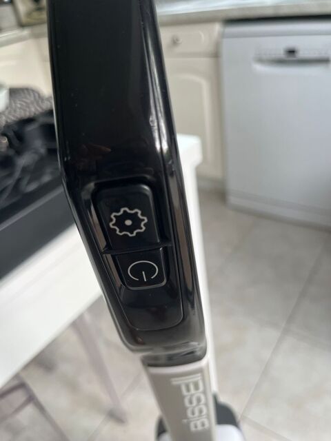Aspirateur lave et sche bissel 200 Cannes (06)