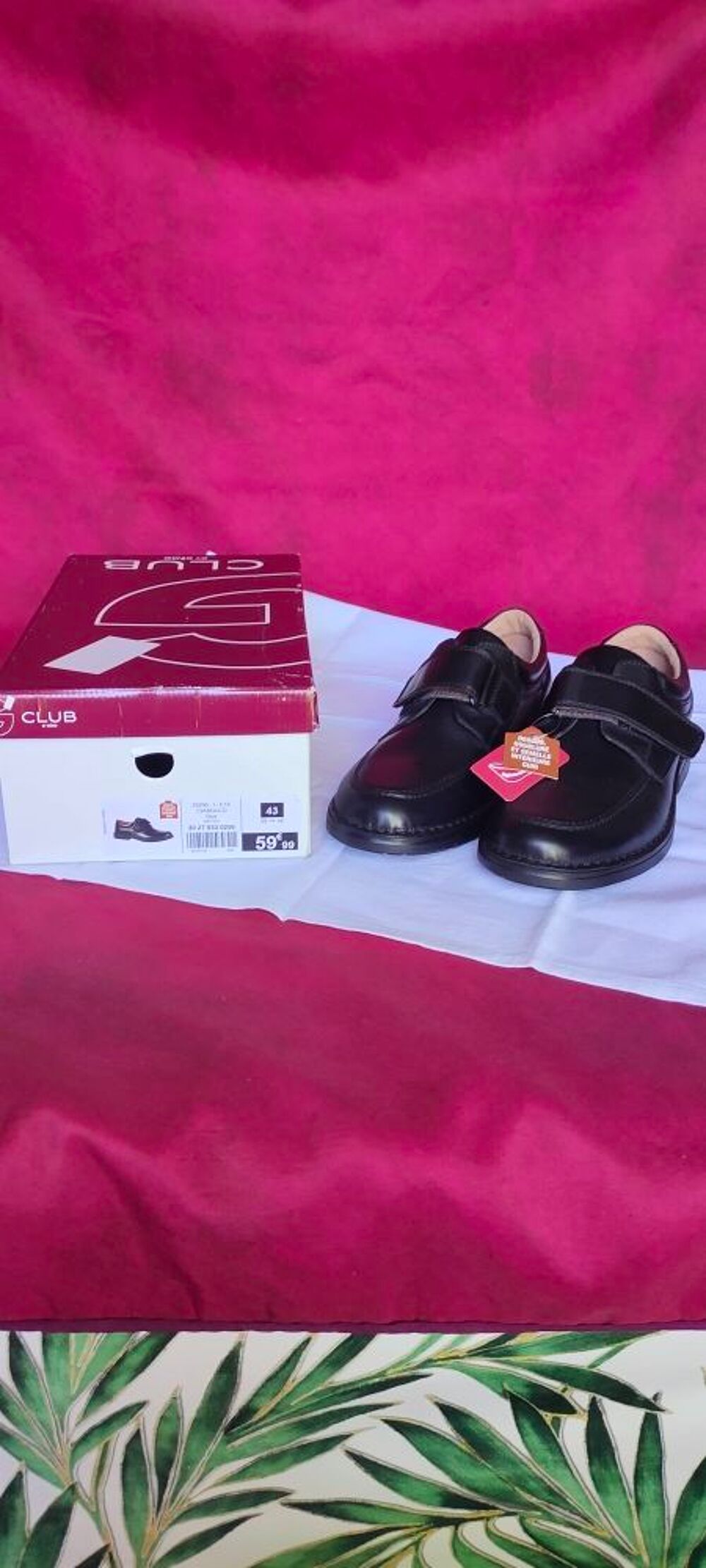 Chaussures tout cuir pointure 43 neuves avec &eacute;tiquettes Chaussures