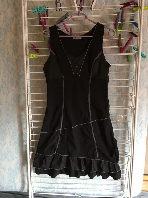 robe noire sympa 5 Sainte-Honorine-des-Pertes (14)