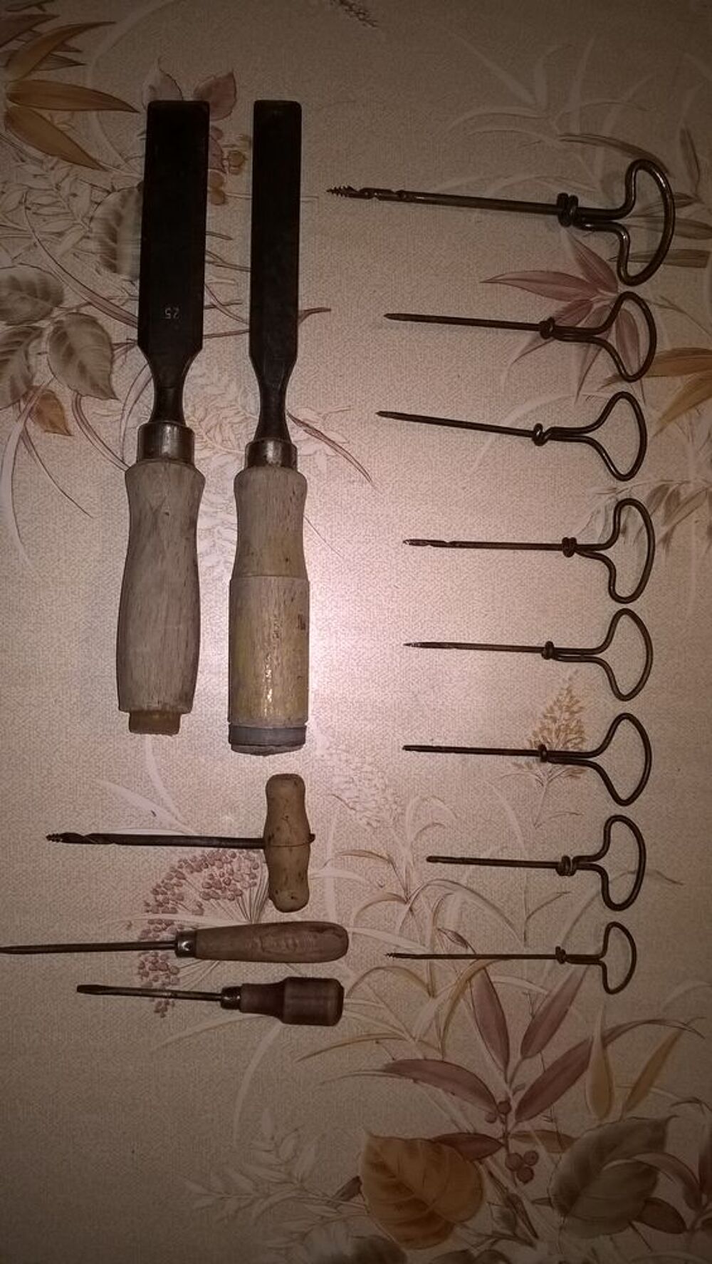 Outils divers menuiserie. Bricolage