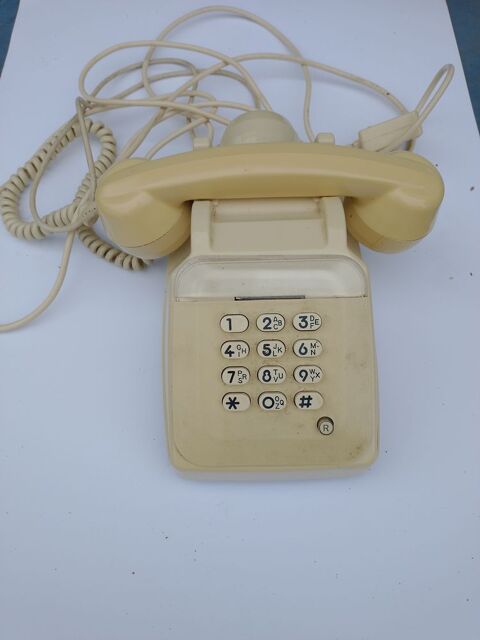 Ancien t�l�phone 12 Nouic (87)