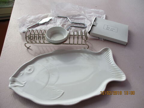 Plat pour saumon + Porte toasts chromé. 15 Le Vernois (39)
