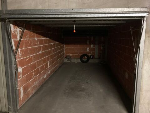  Parking / Garage  louer 12 m