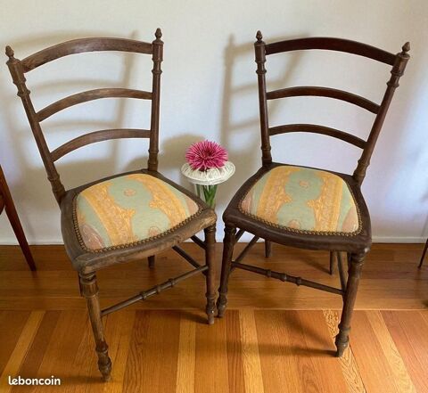 Lot de deux chaises anciennes en bois 40 Livernon (46)
