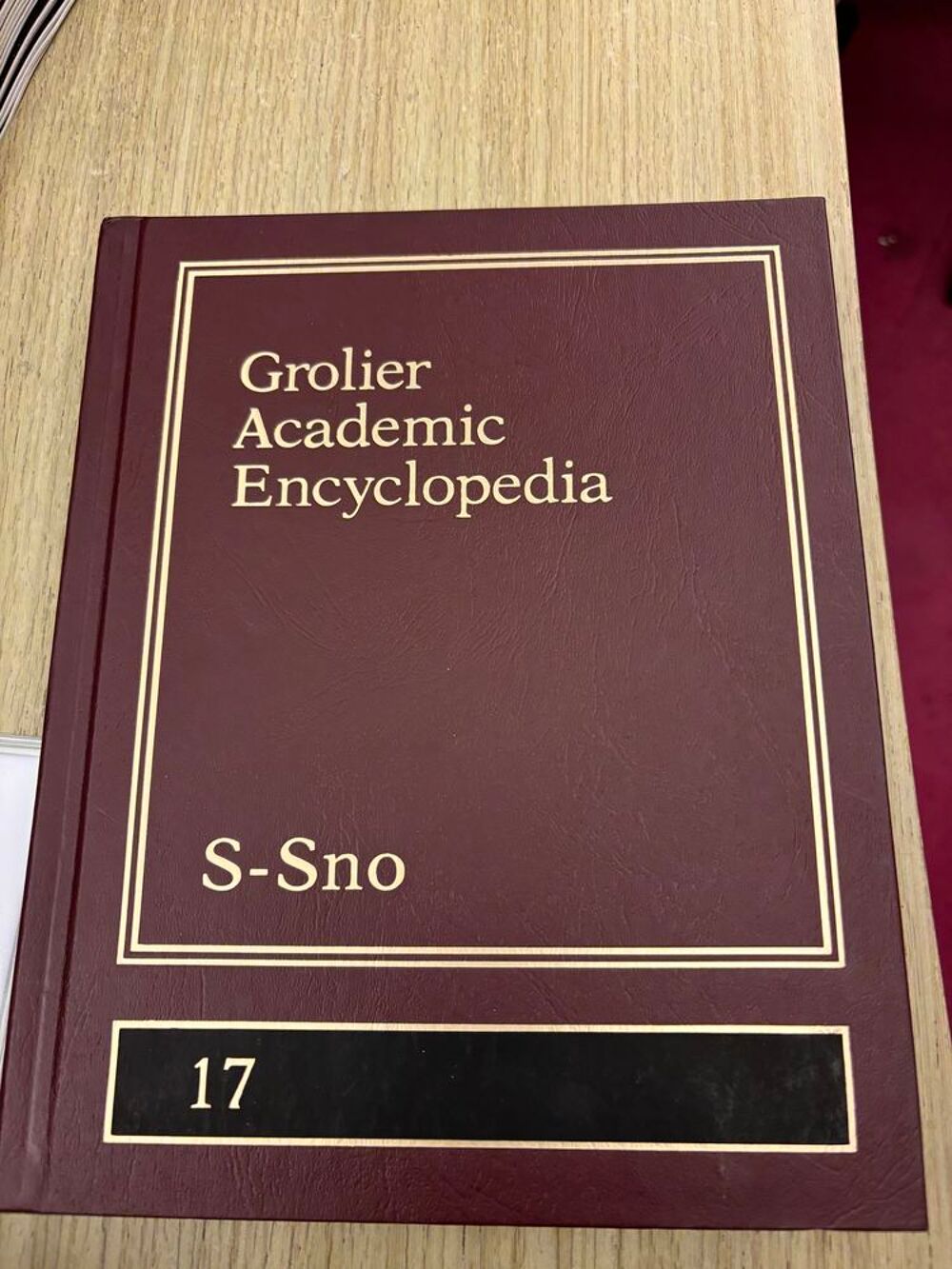 collection de l'encyclop&eacute;die Grolier Academic Livres et BD
