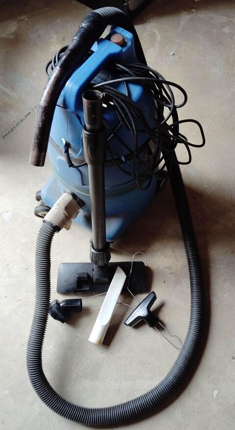 aspirateur type aspire-tout sans sac (filtre fibro-textile) 25 Pontoise (95)