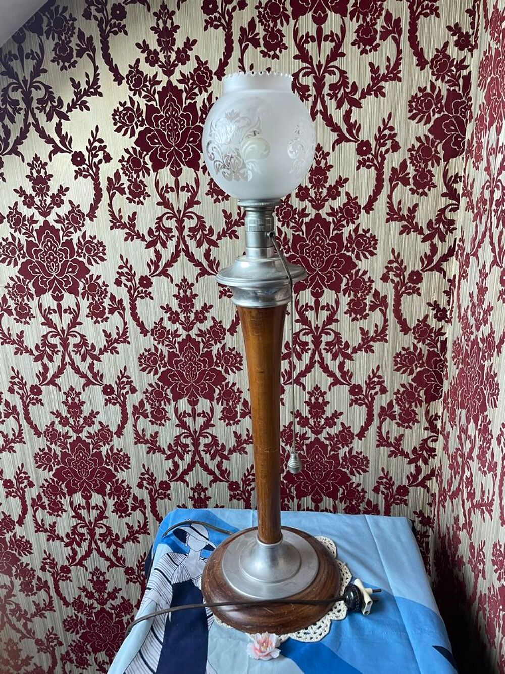 Lampe sur pied &eacute;l&eacute;gante avec abat-jour en verre ( Mazda-50 ) 