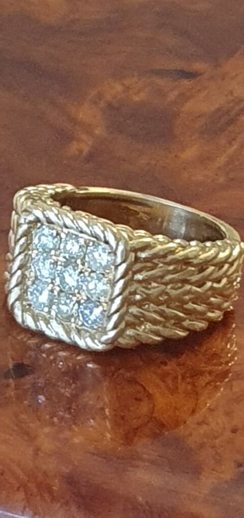 Chevalière or 18 pavée de 9 diamants de 0.12 carats 6500 Grasse (06)