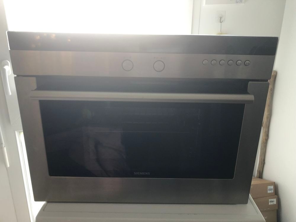 Four &agrave; vapeur siemens Electrom�nager