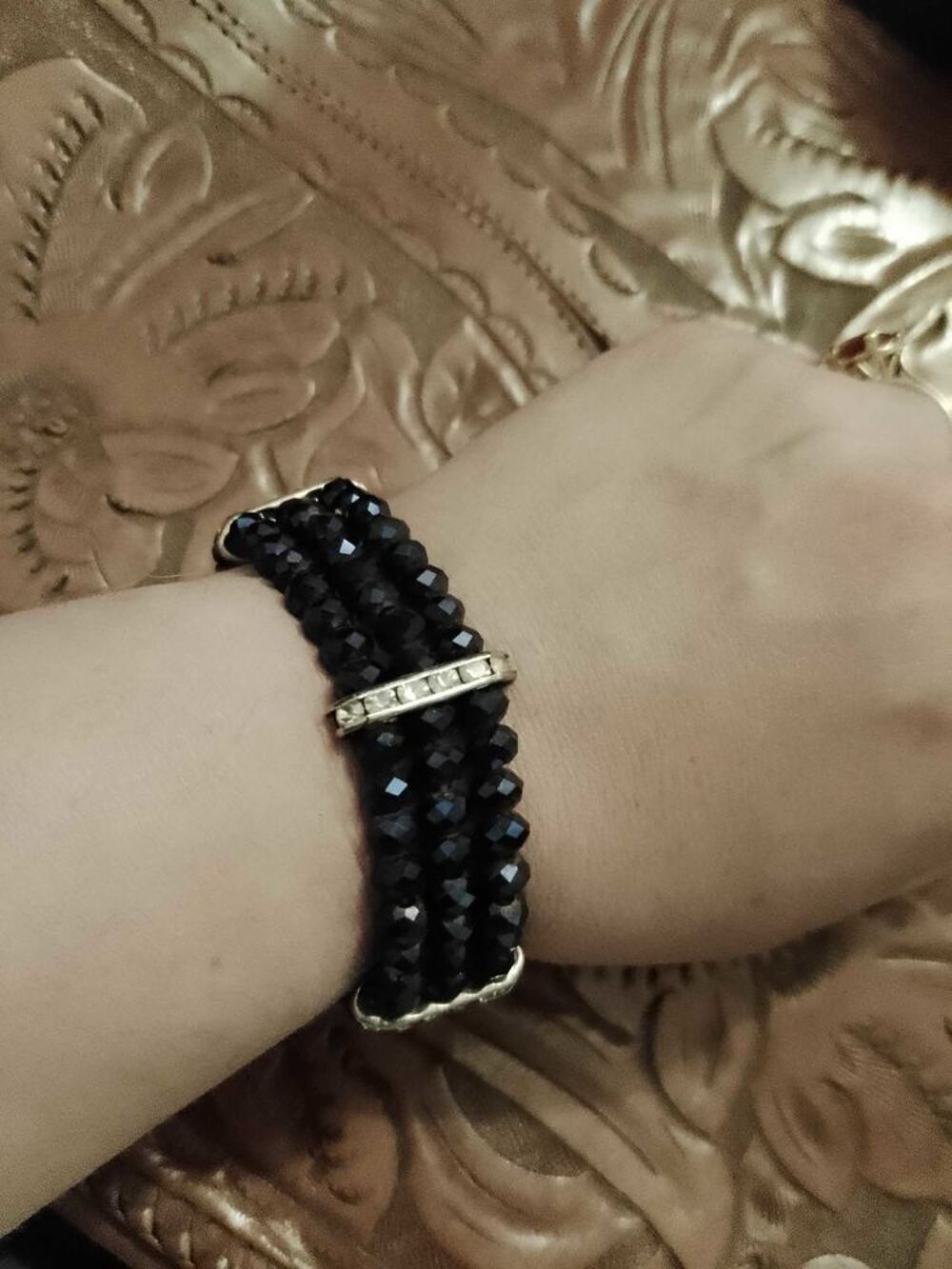 bracelet &eacute;lastique en verre marine et strass translucides vintage ann&eacute;es 80. Bijoux et montres