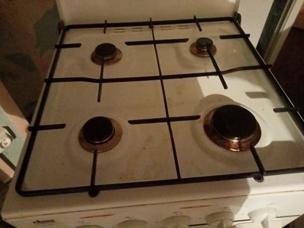 Gaziniere FAURE 4 feux Electroménager