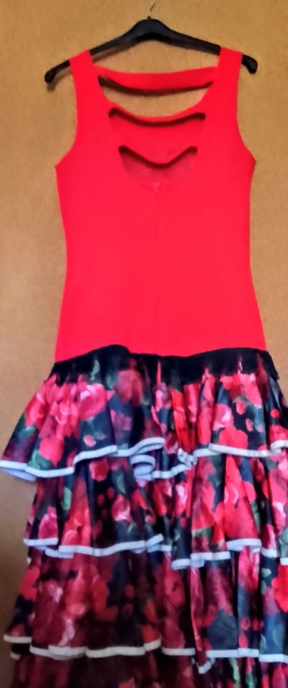 v&ecirc;tements flamenco femme et autres en bon &eacute;tat Vtements